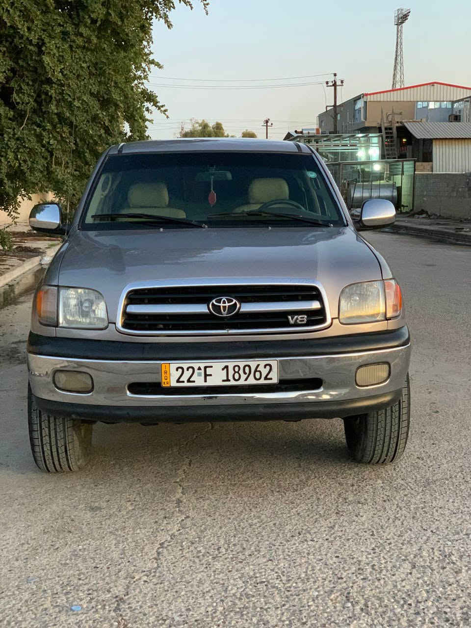 للبيع تويوتا تاندرا الفينيه 2000 بسعر مناسب 92$
سياره جديده على ابلاد 
كير ومحرك لكزز بيلادي 8V سلندر 
فول مواصفات 
اربع تايرات وصدر كله جديد شرط جكه مابيها 
صبغ عام للجماليه شرط بدون ضرر 
رقم والسنويه جديد لحد 2030 
مكاني كركوك    *********** كركوك, العراق
