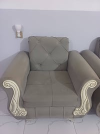 تخم 10مقاعد نضيف ومناسب مكانه الكماليه معروض ب 150 وبي مجال 0771270257...