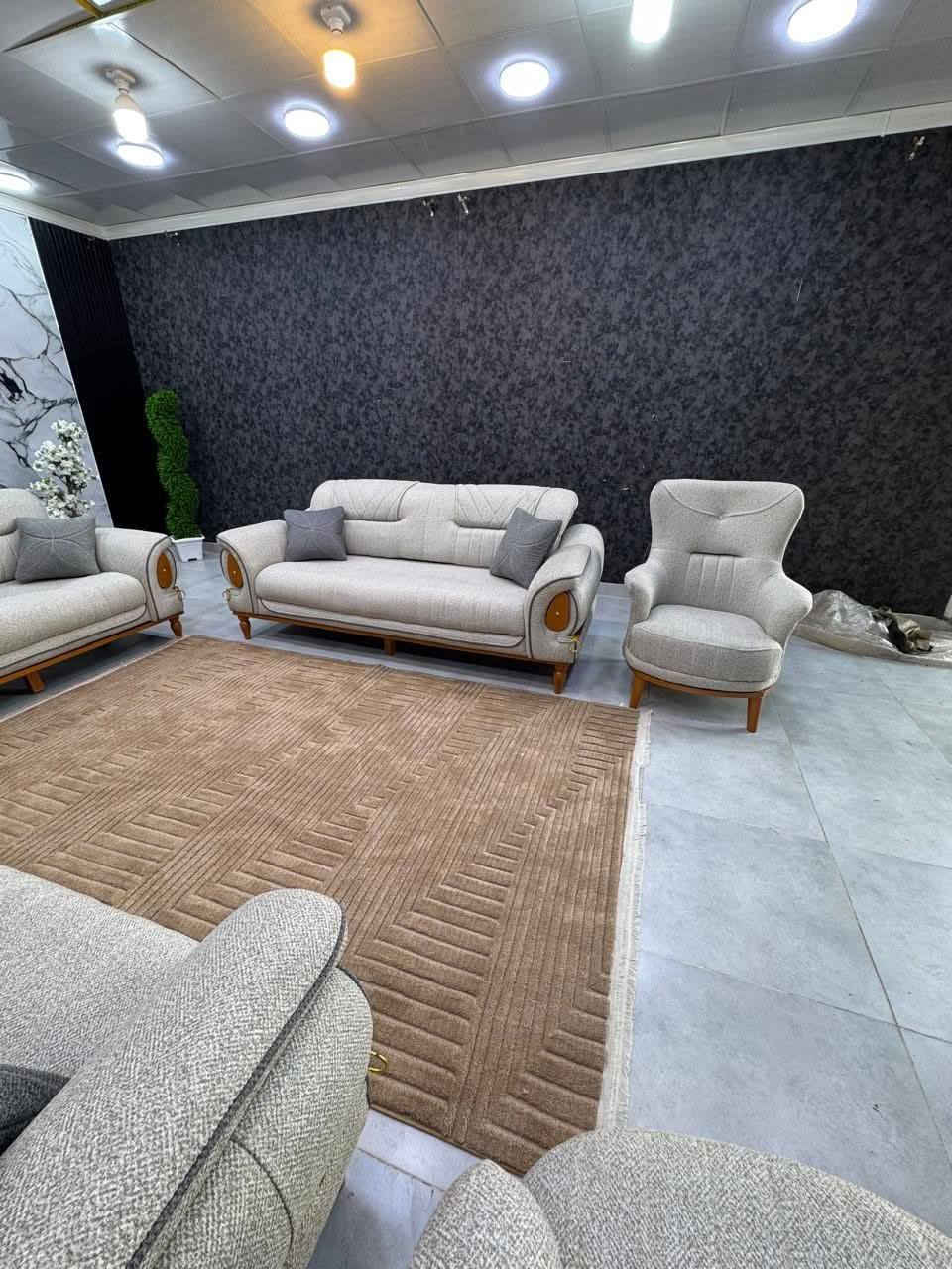 🛋️تخم قنفات تركي بأفضل جودة -  
🛋️ يتكون من 10مقاعد 
🛋️ 2 ثلاثية تحتوي على 6ارجل 4خارجية و2داخلية مخفية 
🛋️2 كراسي تحتوي على 5ارجل 4خارجي و2داخلية مخفية 
🛋️1 ثنائية تحتوي على 4ارجل 
✨قماش مخمل جودة ممتازة 
🪵خشب زان 
✨ اسفنج باندا 
✨ظهر قلاب 
🚚خدمة توصيل لجميع المحافظات 
📱 للحجز والاستفسار يرجى التواصل


**إذا كنت صاحب هذا الإعلان وتريد حذفه لأي سبب، رجاءا أرسل رسالة إلى الدعم الفني**