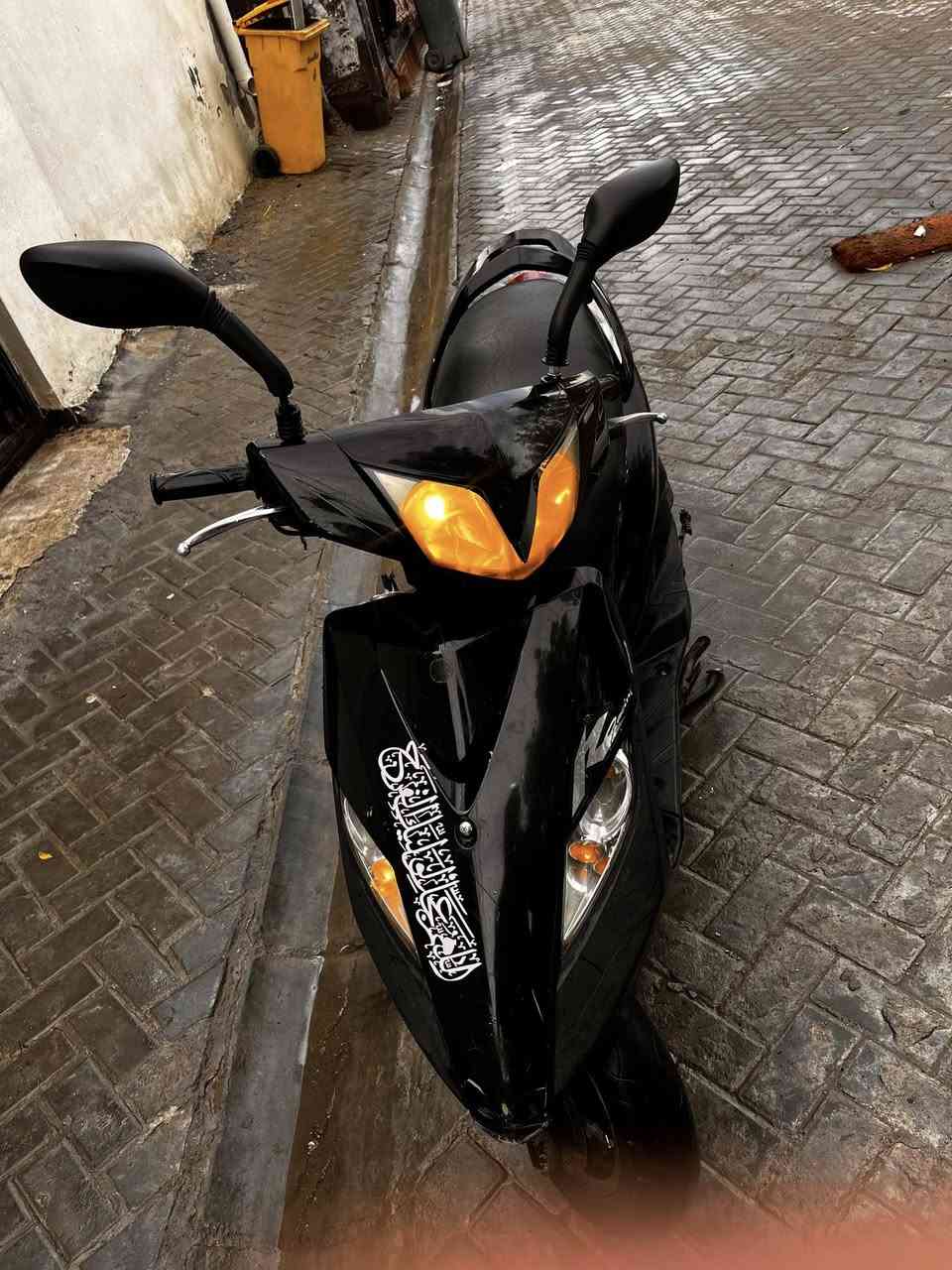 السلام عليكم دراجه ثعلب للبيع كفاله كشره ومحرك دراجه نظيفه اديرله كله موتل سعر ٦٢٥٠ وبيه مجال مكان بغداد مدينه الصدر للاستفسار ***********
