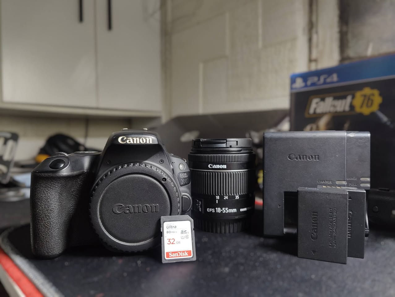 كاميرا كانون EOS 200D بدقة 24.2 ميكابكسل مع عدسة EF-S 18-55 mm الاصليه كامل ملحقاتها الاصليه
بلوتوث وايفاي و nfc


**إذا كنت صاحب هذا الإعلان وتريد حذفه لأي سبب، رجاءا أرسل رسالة إلى الدعم الفني**