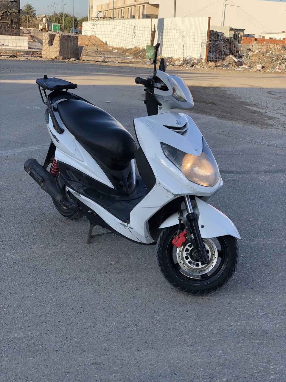 سلام عليكم 

سكنس فحل للبيع دراجة خير من الله برغي ممفتوح بيهة جيب فيتر وتعال باتري جديد نوزل جديد تايرات جدد دهن بدلتة ليوم نكرة سلف شلعة ومعدل كلجات نص عمر سويجات ٢ ستاند كهربائي 
دراجة نوزل وبيهة هندر 
سعر 675 وبيهة مجال بسيط. 
مكان بغداد/حي جهاد 
رقم واتساب  فيس متواجد ***********
