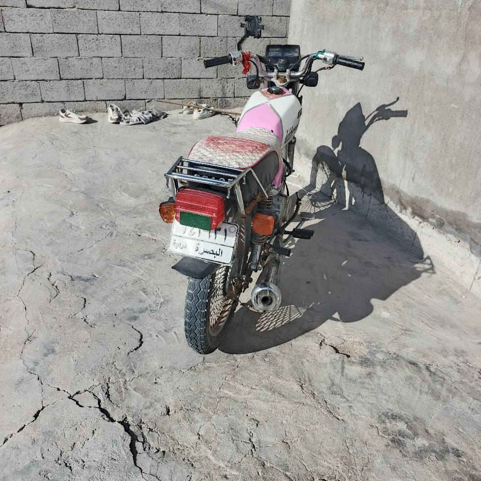 دراجة ارشه للبيع رقم و سنوية و تحويل ثاني يوم مديل ٢٠١٩ دراجة نظيفة بس تدخن رايدها بمليون و ٣٥٠و بيها مجال للشراي رقمي *********** مكاني بالزبير الزبير, البصرة
