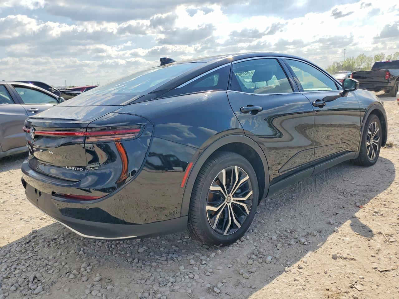 🚨 تنويه مهم
هذه السيارة معروضة في المزاد الأمريكي 🇺🇸
والمزايدة والشراء تتم عن طريق مكتب الباخرة للمزادات 🇮🇶

───────────────
🚗 (هايبرد) نوع السيارة:2025 TOYOTA CROWN LIMITED
📅 تاريخ المزاد:الجمعة 27-03-2026
💰 السعر: يتحدد داخل المزاد
📊 الممشى:8525 ميل فعلي
🛠️ المحرك: 4 سلندر / 2.5 لتر
───────────────

🔥 مجاناً مجاناً مجاناً
📄 تقرير كارفاكس مجاني بدون أي مقابل
───────────────

🚗 سحب السيارة خلال 24 ساعة من وقت التسديد
💸 حسابات مخفّضة وعمولات أقل من السوق
───────────────

🚢 الشحن متوفر من:
🇺🇸 🇨🇦 جميع الولايات الأمريكية والكندية
➡️ شحن مباشر إلى العراق
➡️ العقبة – جبل علي – ميرسين
───────────────

🛃 تخليص كمركي كامل من ميناء أم قصر
🏔️ تخليص كمركي إلى إقليم كردستان
🇯🇴 شحن مباشر إلى عمّان (العقبة)
🇹🇷 شحن إلى ميناء ميرسين – تركيا
───────────────

🏢 فروع الشركة:
📍 الفرع الأول: بغداد – السيدية – الإعلام
📍 الفرع الثاني: الإمارات العربية المتحدة – الشارقة – الصناعية 4
───────────────

👥 مجموعة البيع والشراء:
https://www.facebook.com/share/g/17pXXBgeeU/?mibextid=wwXIfr

───────────────

🎵 TikTok:
https://www.tiktok.com/@al_bakhera?t=8qGOLioZlVE&_r=1

───────────────

📞 للاستفسار والتواصل:
+9647739115599


**إذا كنت صاحب هذا الإعلان وتريد حذفه لأي سبب، رجاءا أرسل رسالة إلى الدعم الفني**