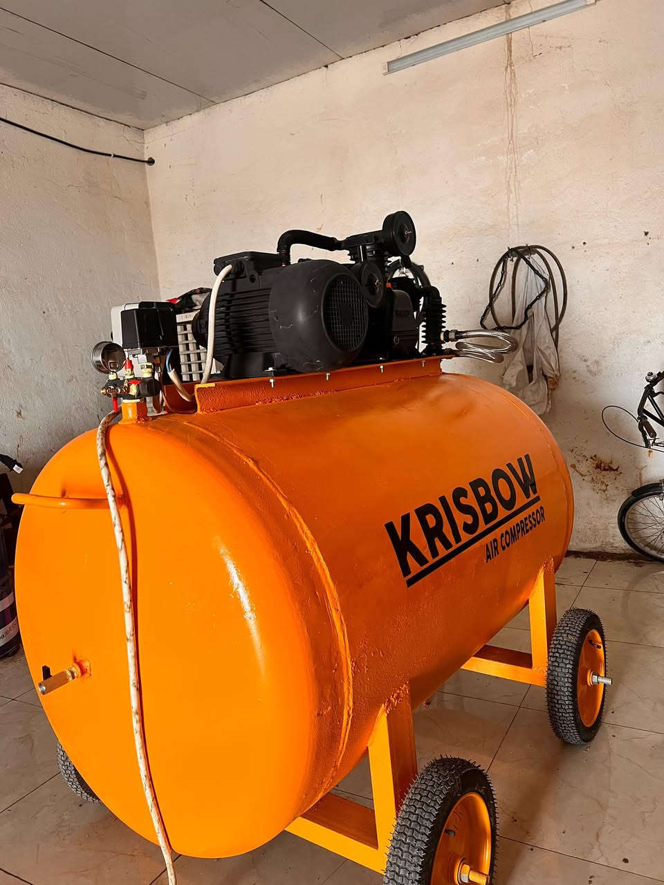 كمبريسر هواء  شغل درجه اولى جديد مامشتغل
1000 التر 

الحديد 8 ملم 

ضغط 16 بار

مكلف بالنشر 

للاستفسار ***********
