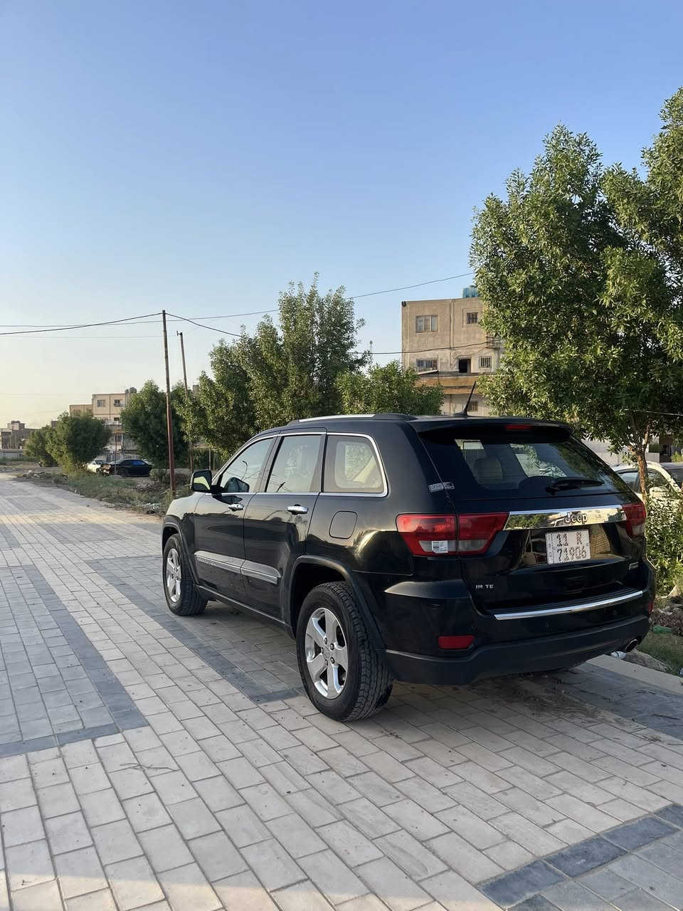 Jeep Grand Cherokee
سنة الصنع 2013 
الحالة صبغ حزام بدون دواخل تماماً 
حادث جاملغ ايمن ، باب 
بقية المواصفات العروفة للفـول 
بنورامـا  - مقاعـد ميمـوري…..
السيـارة بحالة جيدة جداً 
نظام تعليق بحالة ممتازه 
طقم تايرا جديد بحالة ممتازه 
السعـر المطلوب فقط (125) سعر ممتاز مقابل النظافه 
الموقع - بغداد 📍
رقم الهاتف : ***********
