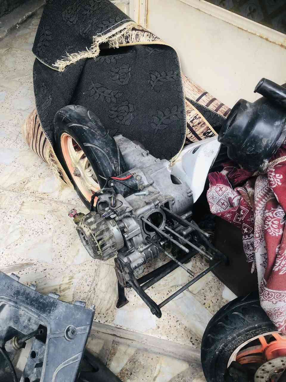 سلام عليكم للبيع
شاصي عدله 
سوادات كامله 
ماشه وستيرن 
مكينه 
كشن 
سعار مناسبه 
مكاني بغداد لامين رقمي ***********@إشارة
