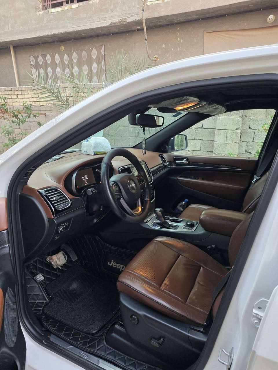 السلام عليكم...للبيع فقط
جيب اوفر لاند خليجي موديل 2020 ماشيه 60 الف السياره مكفوله كفاله عامه من الضربه والصبغ والتبديل والبارد مكينه  كير ممفتوحات والسياره جديده وعلى ايدي من الزيرو فول مواصفات عده الرادار الامامي مكان السياره بغداد العبيدي والسياره جديده وبسمي السعر  318 $ 
للاستفسار 
***********
