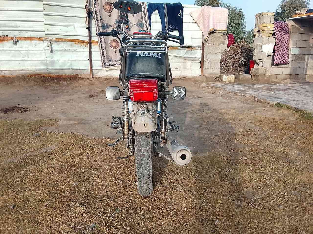 سلام عليكم  دراجة سافانة خمسة كير دراجة اوراق صولية محرك خير من لله ظفيرة جديدة كهربايات شغالة كلهة دراجة خير من لله مكان بابل جبلة السعر 350و بيهة مجال الرقم ***********
