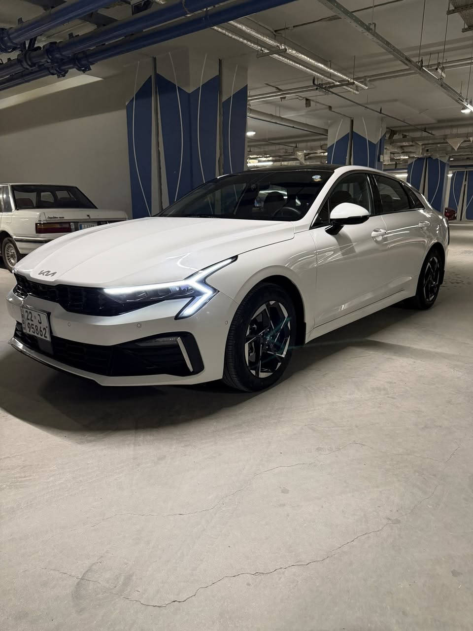 KIA K5 Vip 2024

فول فول مواصفات 

خليجي مكفولة ماشيه 40 الف كيلو متر  

السيارة اتعبك من مواصفات

شاشه دتجل مندمج

مكينه 2.5 

كير 8 سرعات 

كراسي تتدفئه وتبريد 

قطعتين تبريد منفصل

كراسي سائق تخزين 

كراسي سائق وراكب كهربائي 

قطعتين تبريد

مناخ منفصل

مري شفط 

مري قلاب 

حساسات امامية وحساسات خلفية

كامره 360 درجة

كامره اماميه وخلفية 

صندوق كهربائي 

دخول ذكي 

صدوق ذكي

نقط عمياء 

بانوراما

حساسات داير مداير سيارة

فتح وغلق الشباك بريموت

مثبت سرعه

4 وضعيات قيادة

ابل كار بلي

اندرويد كار

توقف ذاتي 

وبعد بيها خير من الله مواصفات

السعر ب ٢٣٧ ورقه وبيه مجال بسيط 

بغداد الكرادة


**إذا كنت صاحب هذا الإعلان وتريد حذفه لأي سبب، رجاءا أرسل رسالة إلى الدعم الفني**