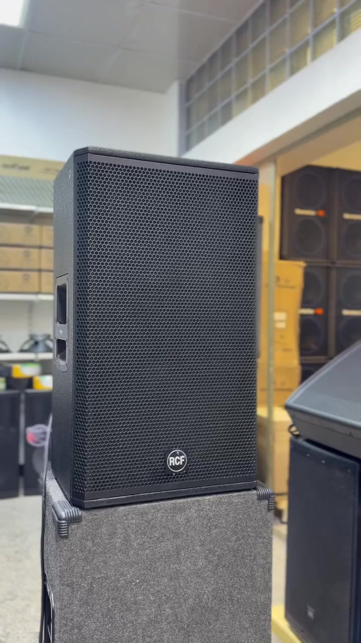 يالله
اللهم صل على محمد وال محمد 

الموديل الاول 

RCF نوع NX 915S 

نظام اكتف كهرباء الواط 800 فعلي 

الموديل الثاني 

RCF NX915SP 

سبيكر الواط الفعلي 750 واط 

الموديل ذو قاعدة ومواصفات عالية جدا 

واطية حقيقة مع ظمان العمل الفعلي 

الكمية جدا محدودة 

للاستفسار اكثر اتواصل 

عبر الخاص 

او واتس اب 

الاسعار راح تكون شي مختلف ومقبول للجميع 

***********

*********** 

اداء وكوالتي جدا عالي وموصفات خاصه بينه فقط !!!!
