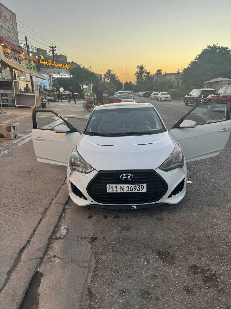 السلام عليكم شباب 
فولستر 2013
سياره فول موصفات تحكم ستيرن بنوراما شاشه 

حساسات امامي خلفي 
تخم تاير جديد صدر جديد  لايت زنون 
سياره رقم بغداد باسمي 
سياره بيه 3قطع صبغ ابيع حزام  
سياره كير مكينه جديد خير من الله ترايك وين ميعجبك 
السعر 75ورقه وبية مجال
***********
بغداد حي الجامعة
