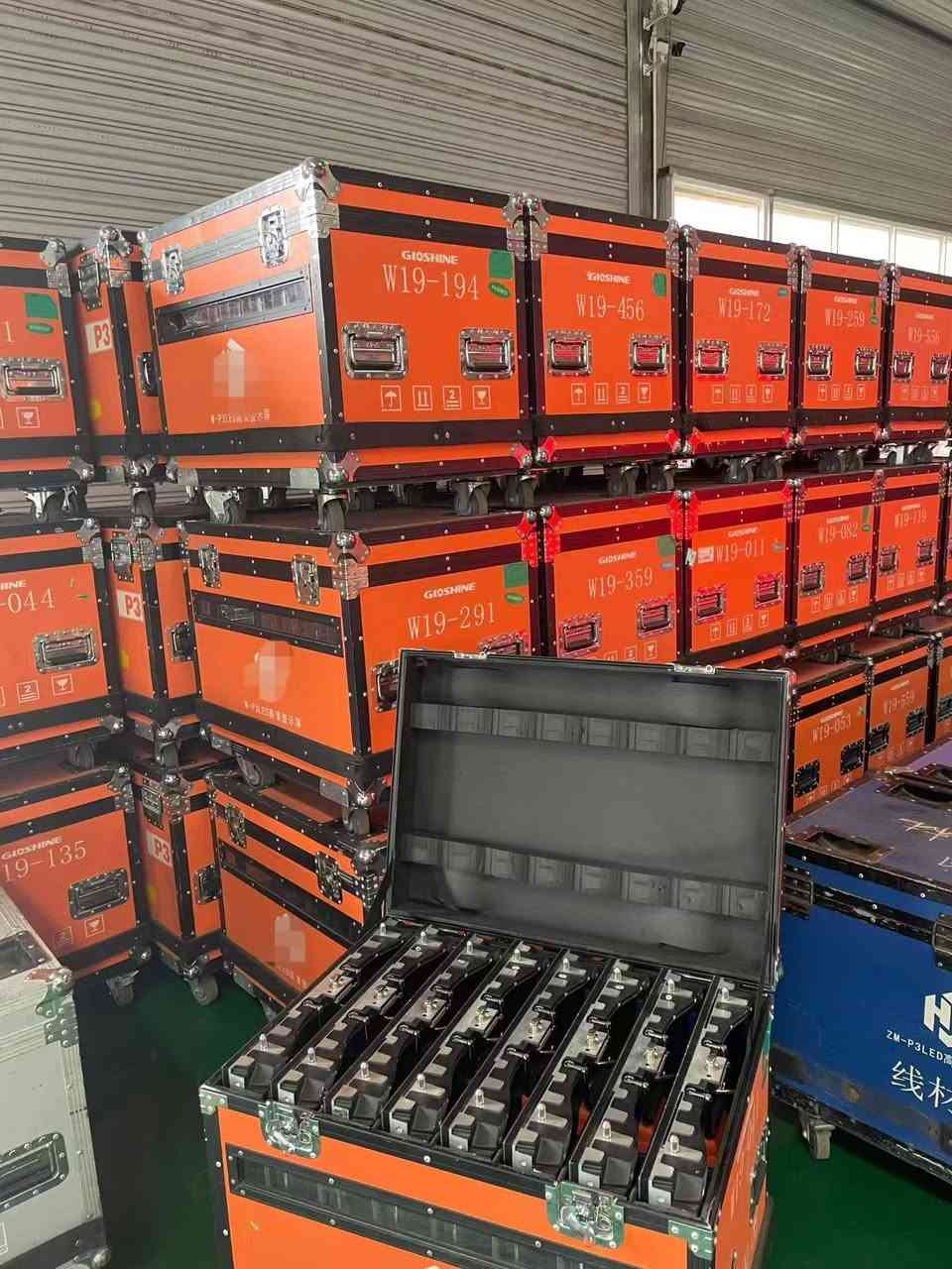 GLOSHINE 500 sq m P3.91 indoor screen, Nova system, all sizes: 50*50 cabinet. Contact me if interested.


**إذا كنت صاحب هذا الإعلان وتريد حذفه لأي سبب، رجاءا أرسل رسالة إلى الدعم الفني**