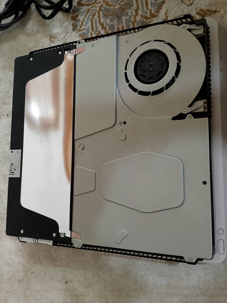 سلام عليكم بلي 4 سلم
مهكر قرص بي ست العاب يدات ثنين جهاز نضيف ومافتوح 
260 سعر ***********
