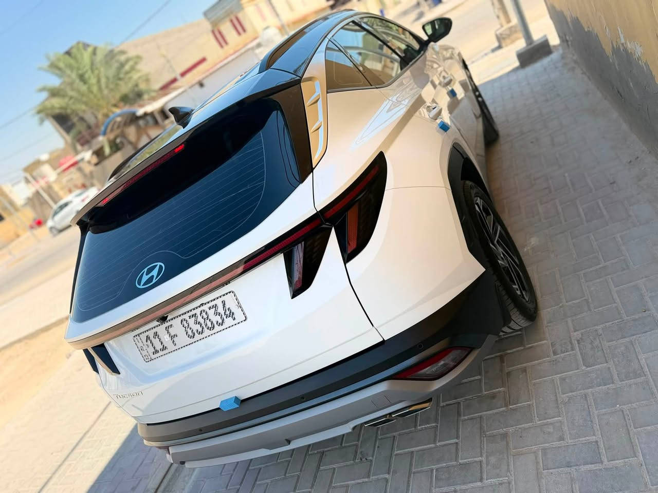 السلام عليكم 
حبايب قلبي 
توكسان تو كلر 2025 رقم بغداد بسمي 
سياره كفااااااااااااله عامه من كلشي 
مااااشيه 15 الف ع وضع الشركه 
مواصفات معروفه 
شحن واير لكس 
مري شفط 
تشغيل عن بعد 
مثبت سرعه 
سياره من طلعته من الشركه غلفت غرفته بالكامل 
من ارضيه وكشنات بالكامل تغليف يعني متصرف عليه شي جاهزه وكامله 
مكان السياره ديوانيه مركز المدينه 
ابو جود *********** اتصل وتدلل اخويه الغالي
