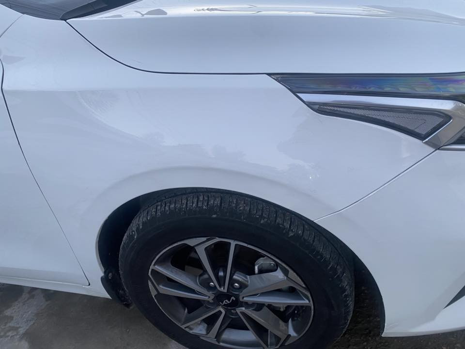 السلام عليكم سيراتو ٢٠٢٣ الدولية ماشية ٦٣ الف مواصفات فوول مكينة ٢٠٠٠ فتحة تبريد قطعتين داخل لونين شاشة كار بلي مود درايف السيارة بيهه بارد بلجاملغ الامامي وطخة رصيف بمكان السپير وبيهه نص الدوسة صبغ وناشر السونار بلصور مكاني بغداد البنوك السعر ١٧٢ للاتصال *********** وشكرآ.
