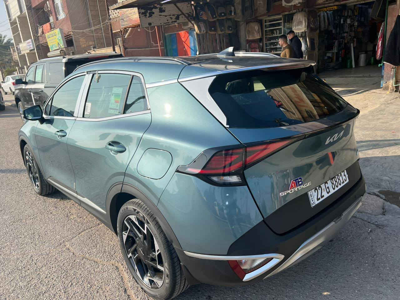 عرض خاص للتميز: KIA Sportage GT-Line 2023 🌟
للباحثين عن الفخامة، الأمان، والتكنولوجيا المتطورة.. نعرض لكم أيقونة كيا "سبورتج" بنسخة GT-Line الرياضية بمواصفاتها الخليجية الكاملة.
🔹 بيانات السيارة الأساسية:
الموديل: 2023 (خليجي).
المسافة المقطوعة: 34,000 كم فقط.
الحالة العامة: كفالة عامة من التبديل (السيارة بحالة الوكالة)، يوجد تعديل بسيط جداً (قدر 4 أصابع) في الجاملغ دون أي تأثير.
🔹 الأداء والمحرك:
محرك بسعة 2.0L قوي واقتصادي.
ناقل حركة أوتوماتيكي بـ 6 سرعات مع شفتات مقود لتجربة قيادة رياضية.
نظام Drive Mode للتحكم بأوضاع القيادة.
🔹 التجهيزات والرفاهية (VIP):
سقف بانوراما واسع.
مقاعد جلد فاخرة (أسود) مع ميزة التدفئة والتبريد.
تدفئة مقود + تشغيل عن بُعد + صندوق خلفي كهربائي.
شاشة ذكية تدعم Apple CarPlay مع نظام ملاحة (Navi).
إضاءة داخلية LED + لايتات زينون وLED خارجية مع ويل كب قياس 19.
🔹 أنظمة الأمان والذكاء:
6 وسائد هوائية (Airbags) لحماية قصوى.
رادارات جانبية وخلفية + كاميرا دوارة وحساسات 360 (أمامية وخلفية).
نظام مانع الانزلاق + نظام نزول المنحدرات + Auto Hold.
حساسات ضغط الإطارات وفحص أنظمة السيارة آلياً.
📍 الموقع: بغداد
💰 السعر المطلوب: 24,000$ (شدتين و40 ورقة)
📞 للتواصل والاستفسار (للمشتري الجاد فقط):
*********** بغداد, العراق
