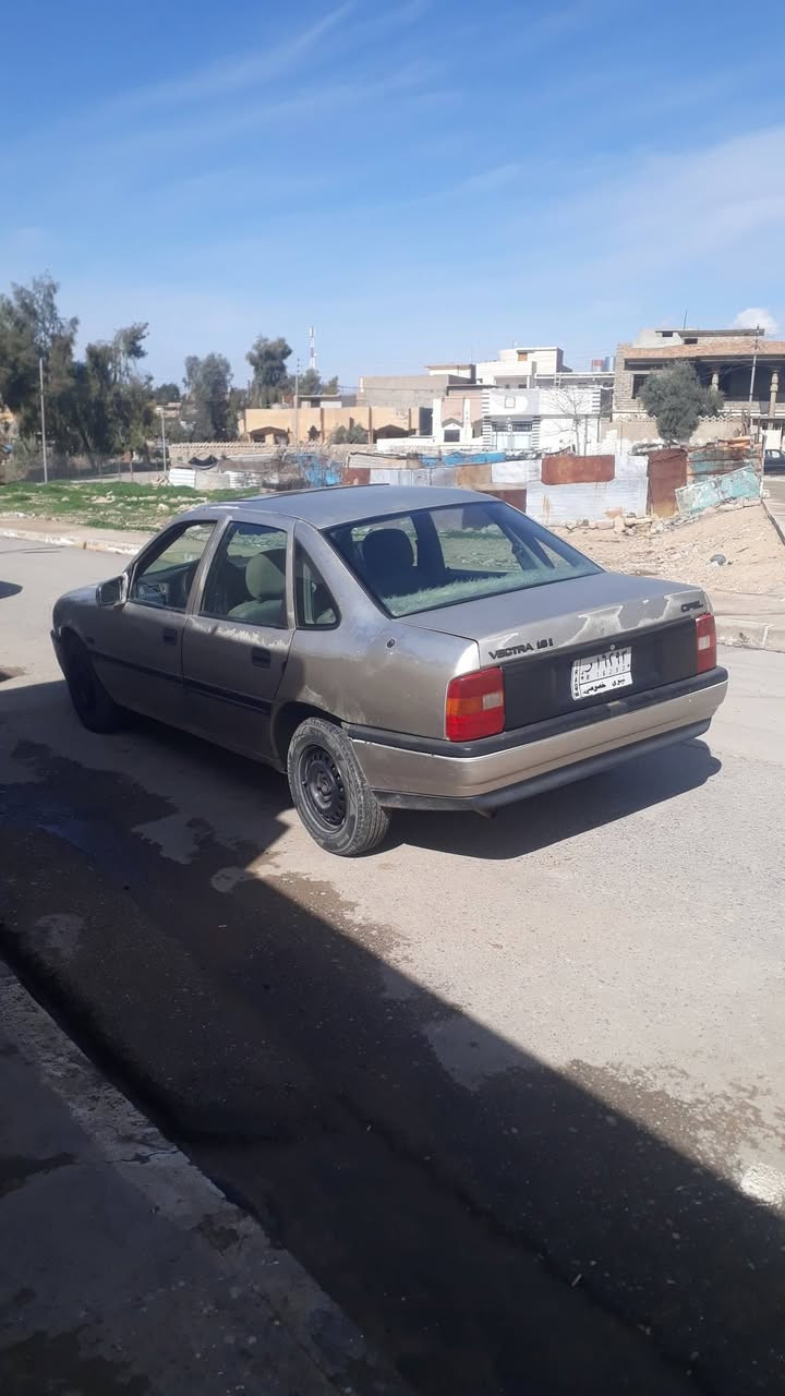 السلام عليكم اوبل فيكترا موديل 91 حجم 16 ثانويه قدم سياره بالسمنه تريد تحويل تريد وكالهه ثانويه لغايه 27 سياره بدون صبغ محرك وجير شرط فيها ضرر جامر لغل قدام السكن وبس سياره كهربائيات شغال تدفيه شغال سعر السياره 32 وبي مجال سياره موجود موصل تلعفر رقم الموبايل بها واتساب***********
