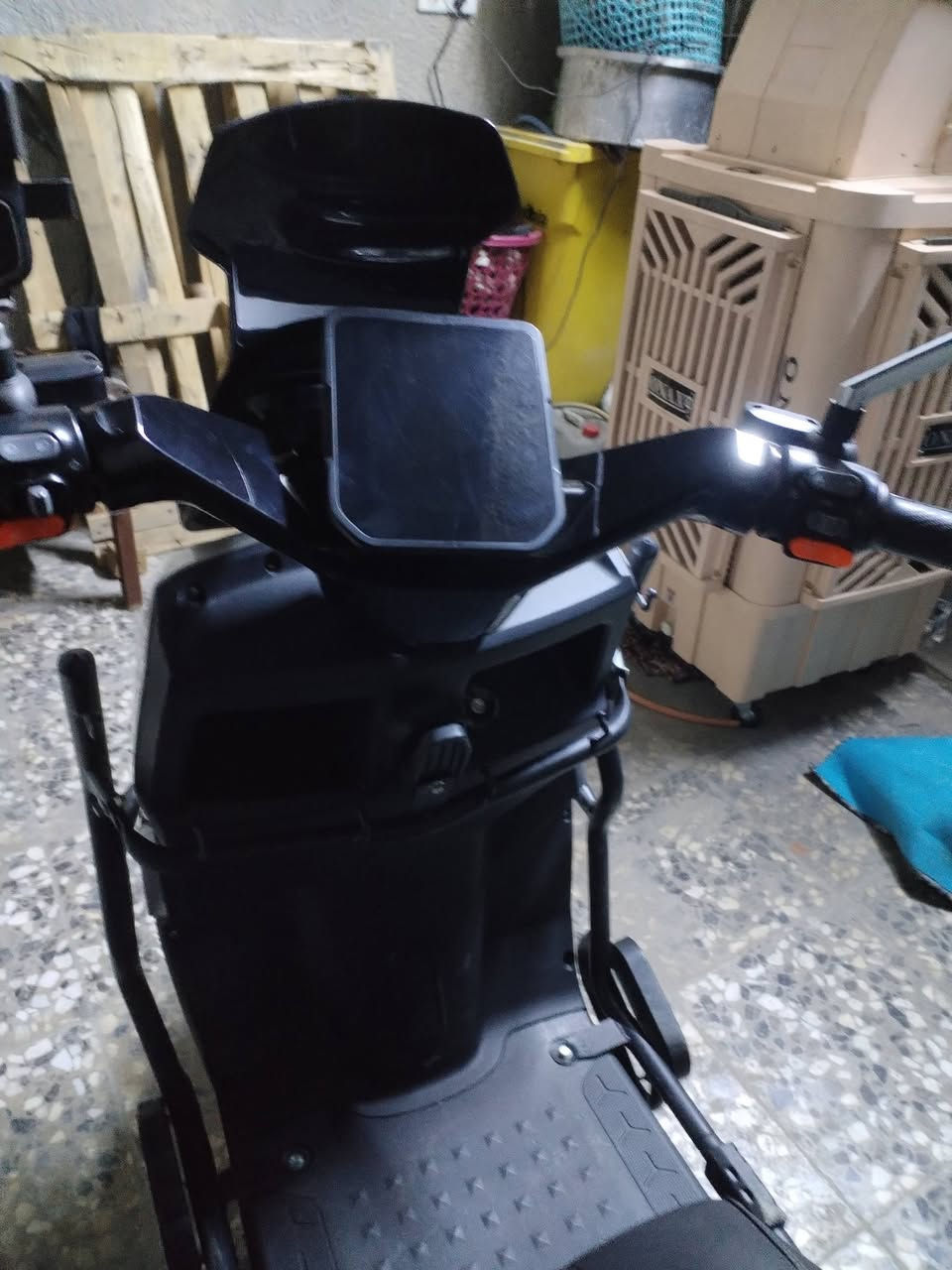 السلام عليكم دراجة صاعقة 2025 6 بطاريات دراجة نظيفة السعر مليون وخمسين ألف العنوان الحسينية رقم الهاتف ***********
