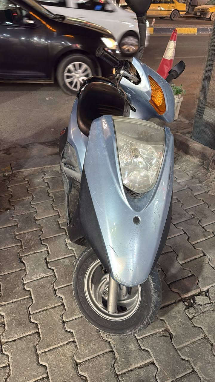 السلام عليكم من رخصة الادمن للبيع بريز نضيفه كفرات بلاديه مكينه امدل بيها بوشه يعني  مال جناي السعر 650قفل مكاني الاعظميه رقم ***********
