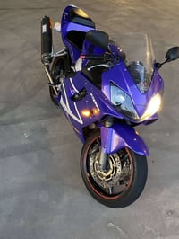 Honda f4i 600 هوندا افوراي دراجه رقم بلاديه ونظيفه ع وضع الشركه اي نقص...