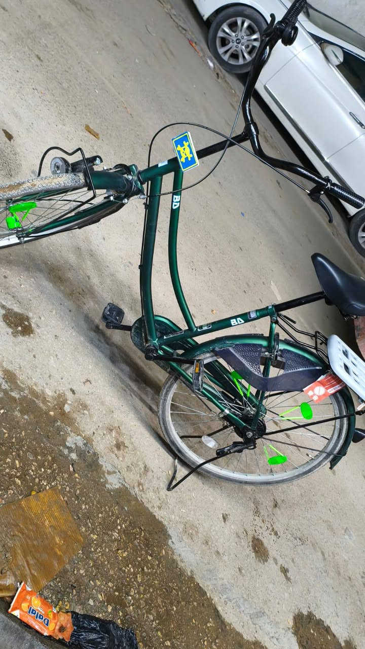 سلام عليكم بايسكل BD للبيع مستعجل تره راح يجي رمضان ويصعدن بايسكل جديد و ما بي اي عطل سعره 130 وبي مجال مكان نجف حي العسكري الرقم ***********
