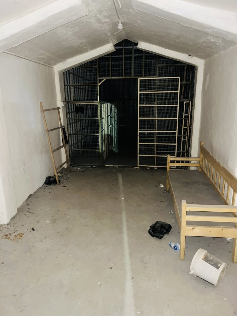 السلام عليكم اخوان برج طيور كبير للبيع
قيم بليرضي الله وتعال افتح. المكان بغداد العبيدي للتواصل ***********
