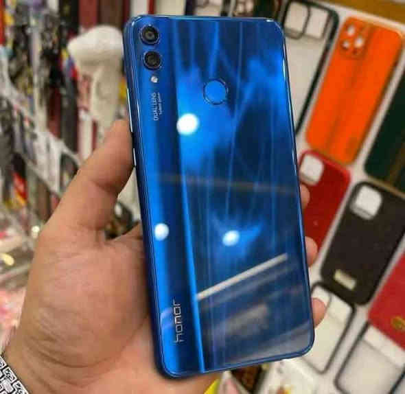 هونر 8X إنتاج 2019 يحمل لعبه للبوبجي  بدقه 40 فريم ذاكرة 6/128 سعر العرض ليوم الخميس  70 الف دينار
🔹 اصلي إنتاج 2019 نظافة 100 
🔹 المعالج: Hisilicon Kirin 710 ثماني النواة
🔹🔹ينزل لعبة بيس efootball 
🔹 الكاميرا: خلفية مزدوجة 20+2 م.ب. / امامية 16 م.ب.
🔹 الشاشة: 6.5 بوصة بدقة FHD+ بها نوتش
🔹دبل سيم كارت 4G + رام خارجي بنفس الوقت 
🔹بصمة اصبع بظهر الهاتف 
🔹 يدعم جميع خدمات گوگل وسوق بلي + البحث الذكي + التصوير الذكي Ai 
🔹 يدعم الراديو FM + مسرع الالعاب + مصباح + وضع المرآة + البوصلة + الصحة + المفكرة والتقويم 
السعر 70 الف دينار فقط ✅ 
جمله ومفرد توصيل كافه محافظات 
بغداد زيونه الربيعي مقابل مول دريم ستي خلف الكراج 
نأسف اذا اتاخرنه بالرد  راسلني ع واتس او الاتصال ب 
***********
*********** بغداد
