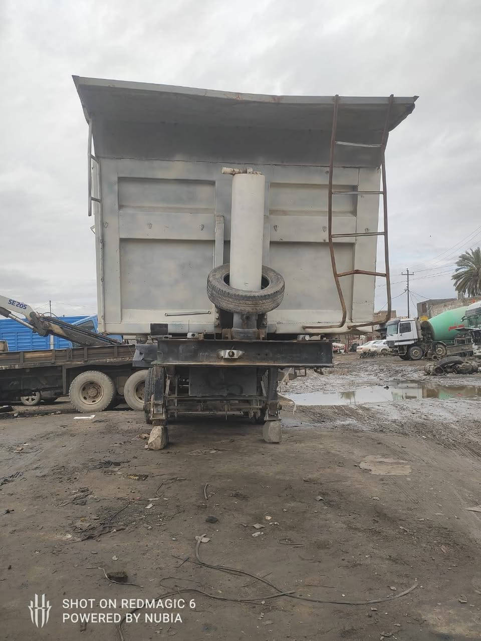 عربانه نساف للبيع 3محاور تك تاير السعر 65و بيه مجال مكان بابل ***********
