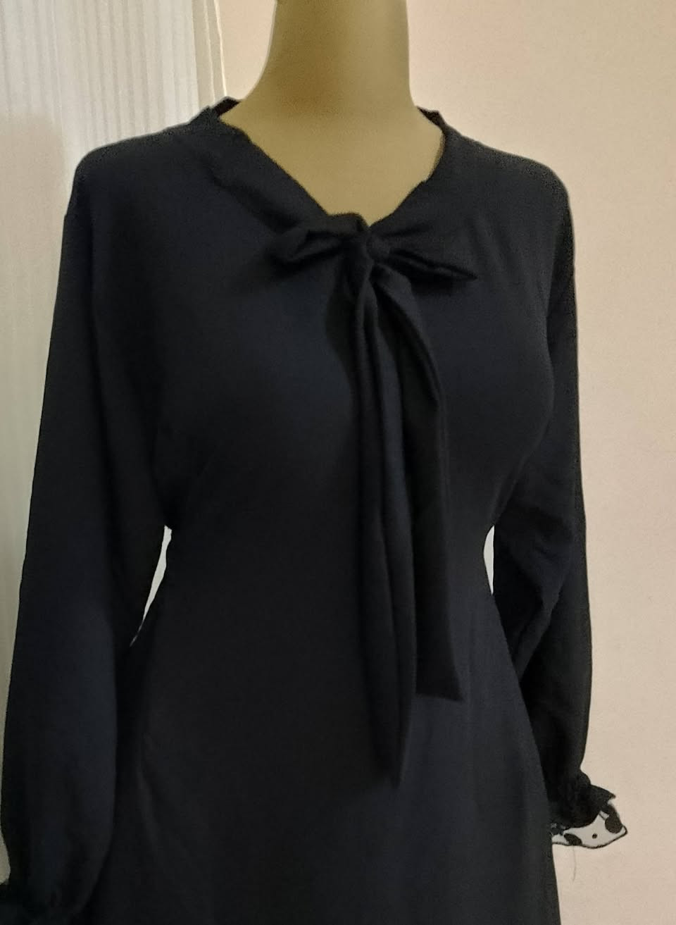 ✨ الملكة دزاين للخياطة والتفصيل ✨

نحوّل أفكاركم إلى تصاميم أنيقة ومميزة 💜
خياطة نسائية، تعديلات، وتفصيل بأدق التفاصيل وبأجمل اللمسات.

✔️ جودة في العمل
✔️ دقة في التنفيذ
✔️ أسعار مناسبة،نجهز جمله ومفرد 

للاستفسار والطلبات: 📞 ***********
