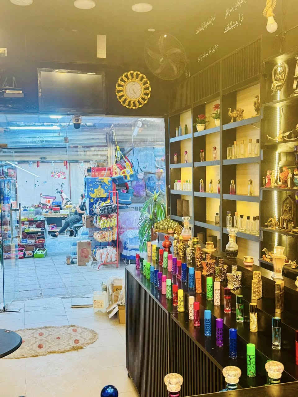 سلام عليكم حبايب محل عطور مركزه للبيع موقع المحل بغداد جديده عماره الحذاء الذهبي قرب فالح ابو العنبة

محتويات المحل:

17 راف
3 باترينات كبار 
5شركات عطور
سبلت طنين
منضومة كامرات 
مثل ما اموضح بل تصوير 
يجار المحل 900

سعر المحل 5ملاين وبي مجال
الاستفسار الاتصال علئ الرقم 
***********
