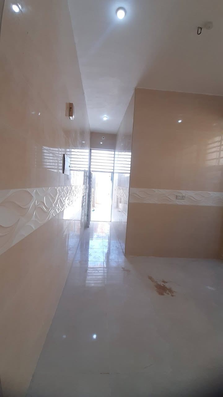بيت للبيع طابو صرف 

حي الصحه 
على شارع ٢٠ الثاني
قريب للمدارس 

مساحه ١٠٠م طولاني

طابق واحد بناء حديث ٢٠٢٦
غير مسكون

غرفه استقبال صاله مطبخ 
صحيات داخليه وخارجيه مناور ٢

الروفان للعقار  
***********
