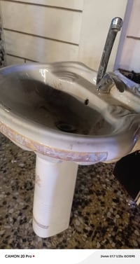 مغسلة • مراية • رفوف ٢