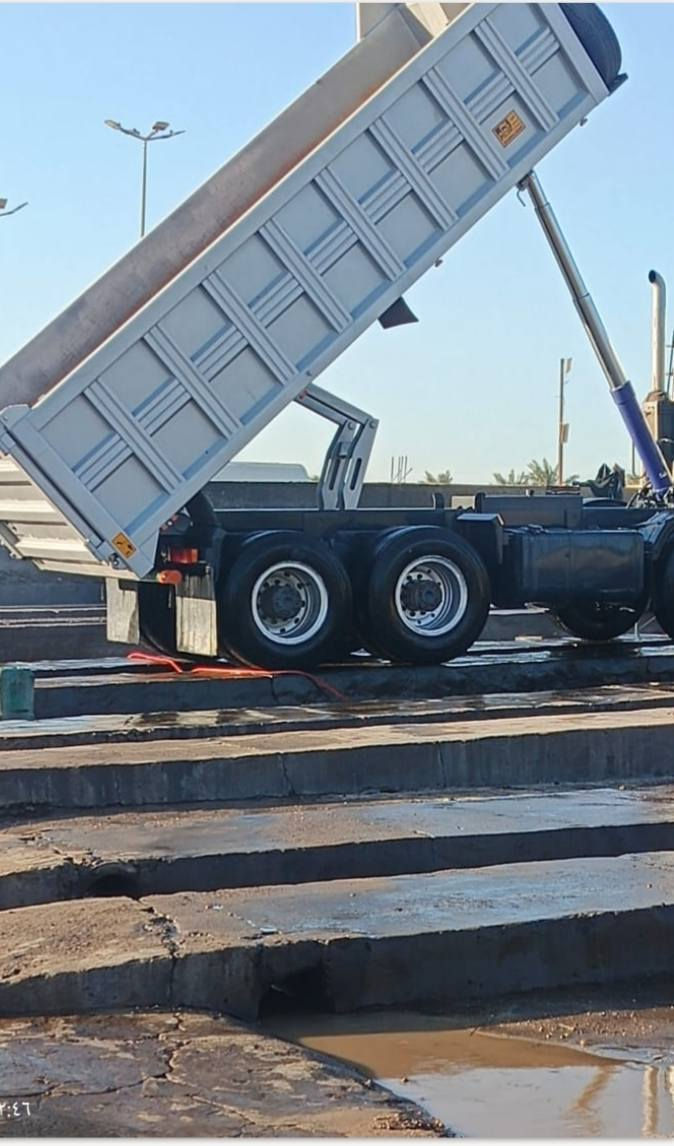 بدي اسكانيا طول ١٠/٦جديد كامل سعر ١٠٠قفل الي يعجبه وشراي ***********
