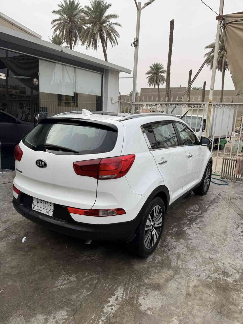 سبورتج 2016 امريكي فول مواصفات 
بانوراما
كشنات جلد
تحكم ستيرن
اشاير بالمري
مرايات كهرباء
تبريد قطعتين
كشنات تدفئة تبريد
كروز سرعة
محرك 2400 GDI
حادثها خلفي والسونار موجود بالمنشور
عليها ادامة كاملة قبل شهر نوزلات بلكات كلها جديدة 
السعر 136 ورقة وبي مجال
مكان السيارة بغداد الكريعات

***********
