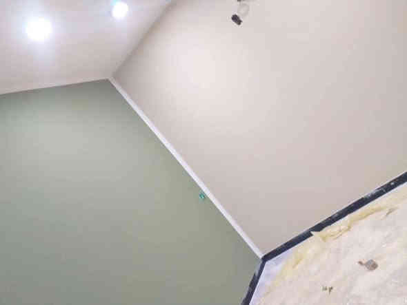 صباغ شغل درجه اولى واسعار مناسبه صبغ داخلي وخارجي وعمل الفوم التركي واجهات الاتصال على الرقم *********** ابو امير
