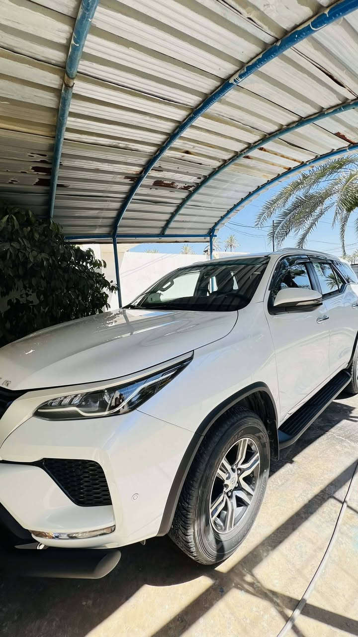 السلام عليكم 
فورتشنر موديل 2023   فئة  VXR   
مكفولة كفالة عامة من الضربة والصبغ السيارة زيرو على وضع الشركة  ماشية   7 الالف  زيرو  7 راكب 3 قطع تبريد  رقم اربيل
الس.ـعر  310  ورقة وبيها مجال    مكان السيارة بغداد 
للاستفسار  ***********
