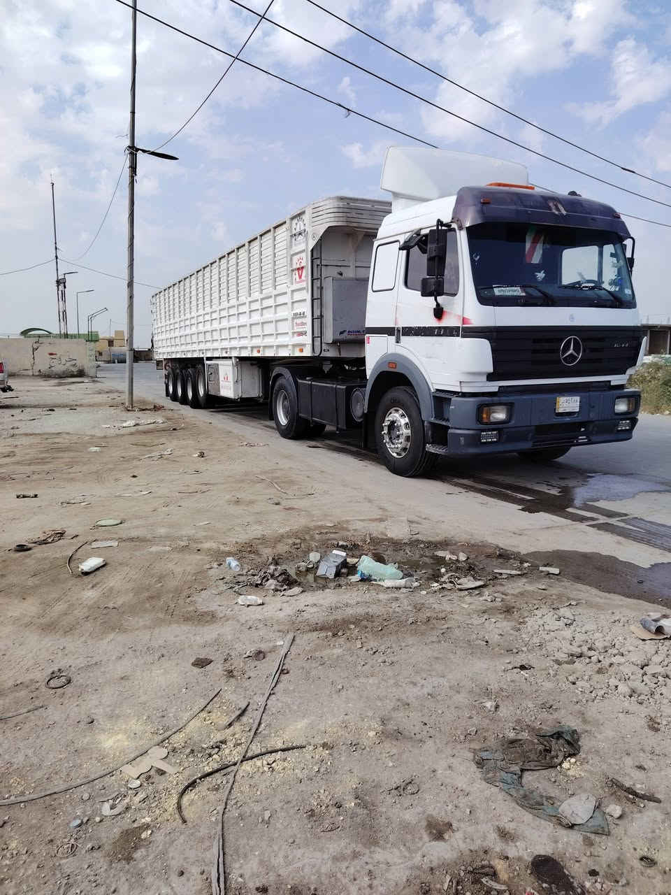 سياره البي للبيع مديل 96 مكفوله راس وعربانه استفسار اتصل ***********
