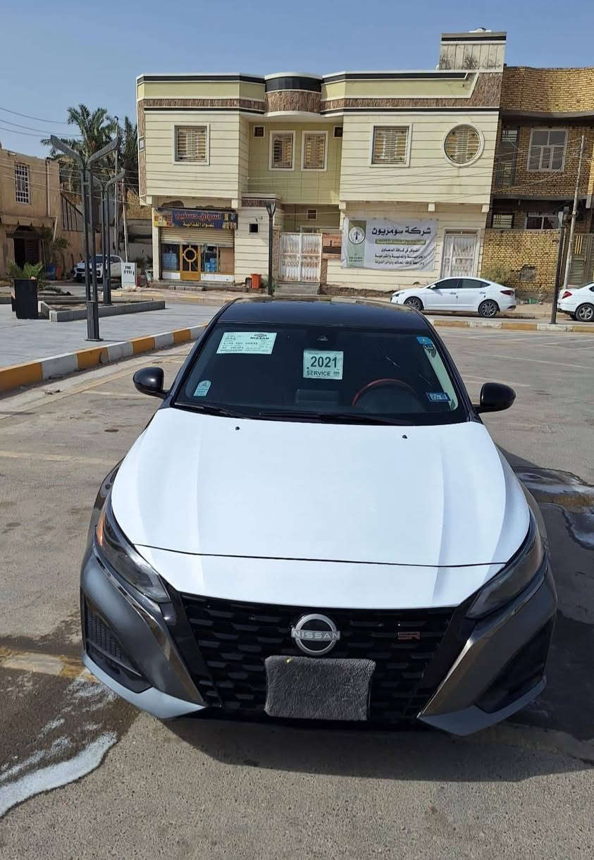 سلام عليكم
NISSAN  ALTIMA
موديل2021
موصفات SR فول مواصفات عدا الفتحه 
.بصمه + بصمه ابواب + بصمه صندوق
.داخل اسود 
.تحكمات ستيرن جهتين+ شفتات سرعه
.حجم الويل 17
.كشن السايق كهرباء 
.رادار امامي 
.تحديد خروج عن المسار 
 توقف ذاتي امامي 
.رادار جانبي 
.رادار خلفي 
.توقف ذاتي خلفي 
.حساس خلفي 
.شاشه جبيره 
.كامره دواره 
.حجم المكينه 2.500 السعر  135 وبيها مجال
.مكان السياره الناصريه الاستفسار ***********
