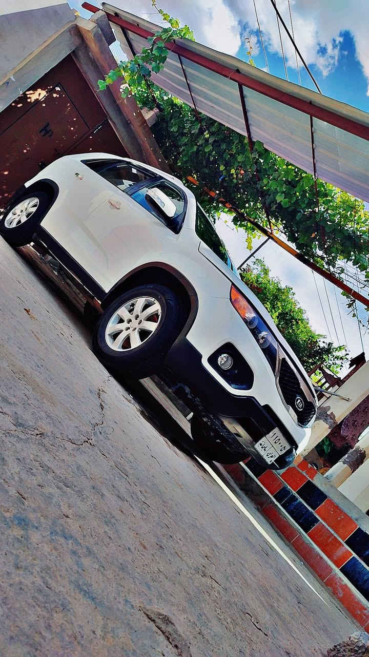 سيرنتو موديل ٢٠١٢
صبغ عام محرك ٤ سلندر گير محرك شرط
مكان أطراف موصل سعر دفتر وبيها مجال 
*********** للاستفسار
