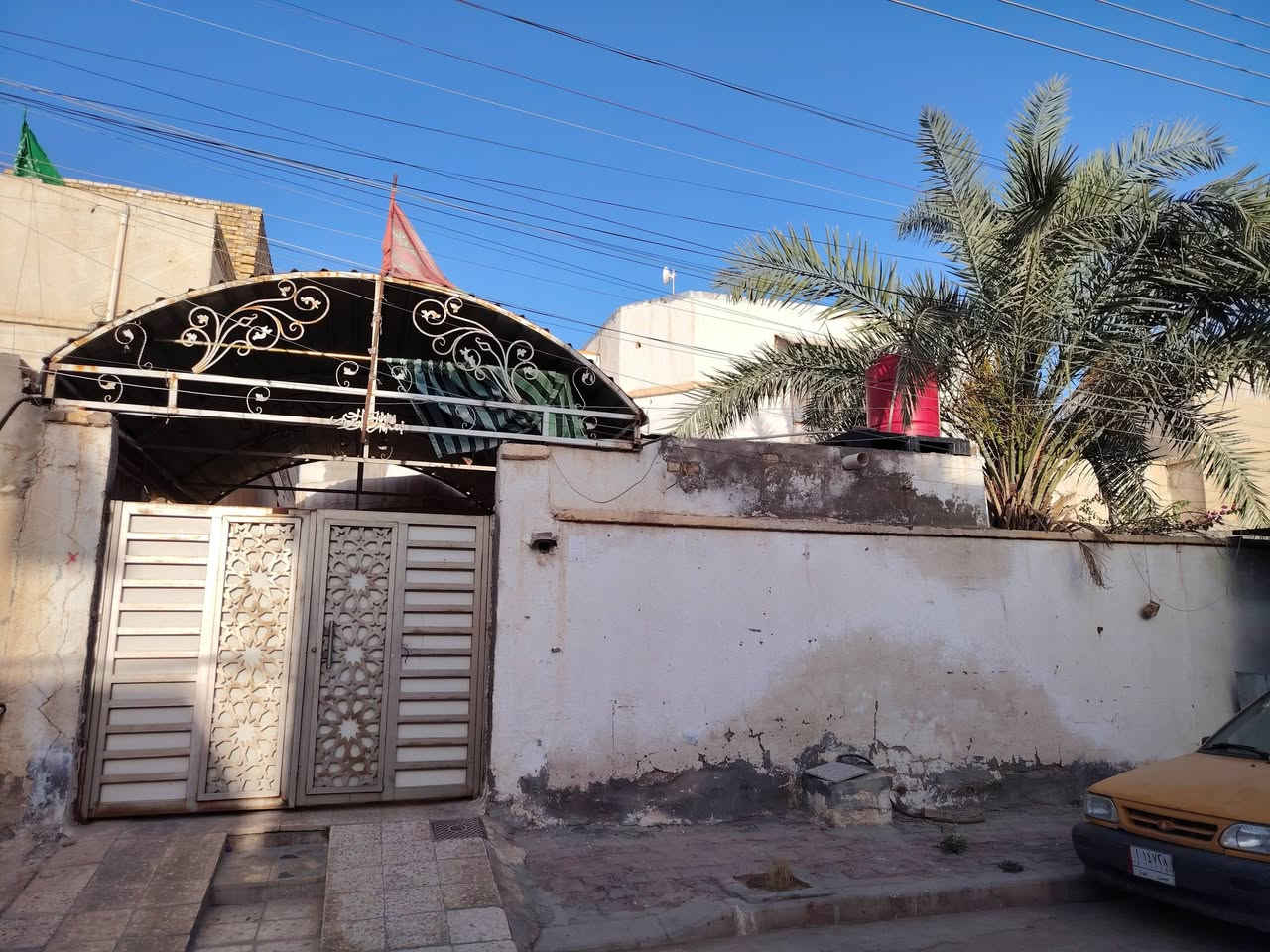 بيت للبيع مساحه 260م في دور النفط قرب شركة نفط ميسان البيت طابقين للاستفسار ***********
