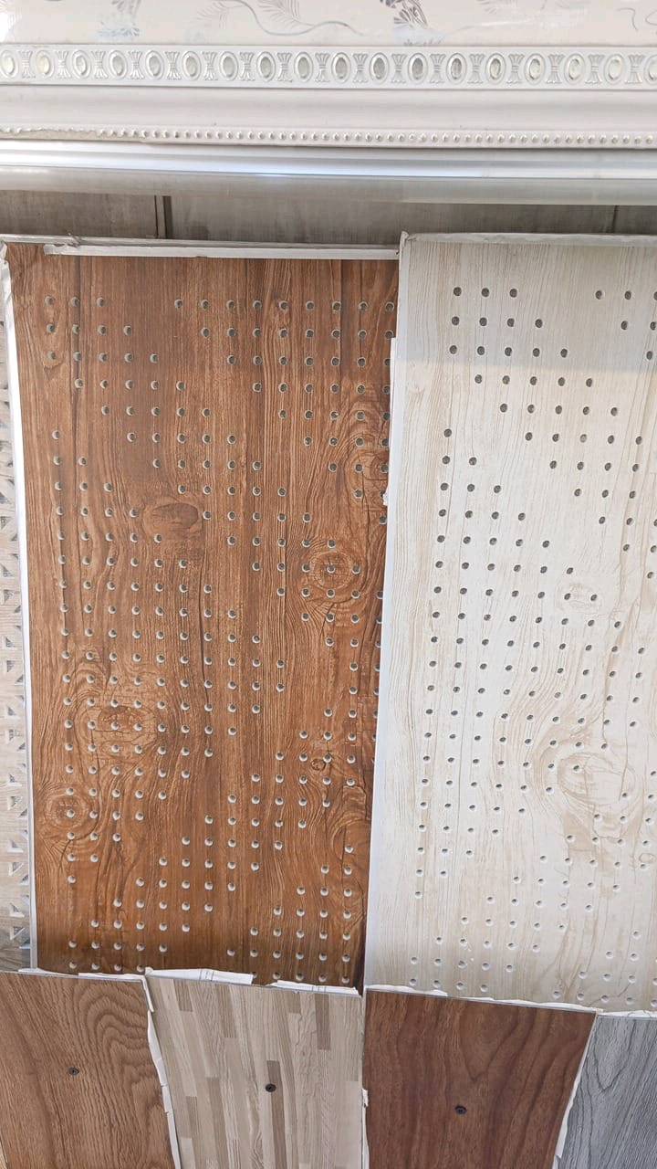 سلام عليكم يتوفر لدينا مواد سقوف ثانوية جملة ومفرد سعر المتر ب 3 ونص ويتوفر لدينا تغليف جداري وبديل الرخام وبديل الخشب وسحبات كورنيش وجبس بورد يتوفر لدينا خدمة التوصيل لجميع مناطق البصرة للاستفسار *********** راسلني واتساب ادزلك الالوان 