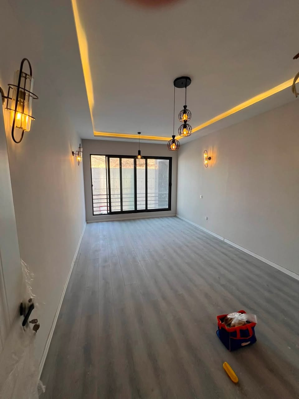 شقة للبيع ..نقد ..او قسط ⬇️⬇️

المساحة الكلية ١٤٤ متر  طابق الاول 🏢🏢

مجمع ديوان ..حي العربي🏛️🏛️

تسليم فوري …

للاستفسار *********** /***********

مكتب الكوفة
