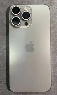 15 برو ماكس عربي شرق أوسط  ذاكرة 256  بطارية 100 مع كامل الملحقات جهاز...