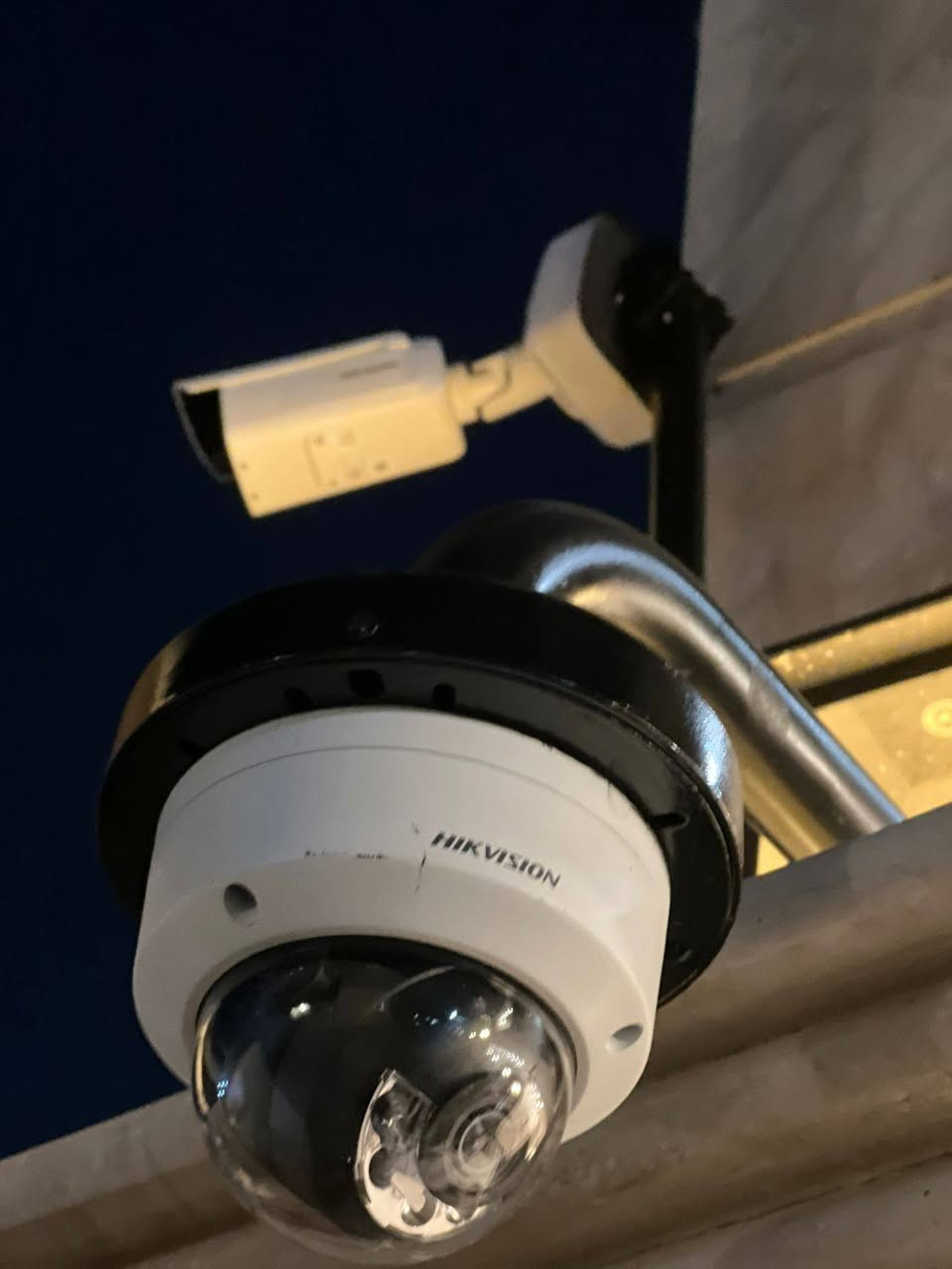 #منارة_الشرق_گروب
---

🔹 أمّن بيتك وعملك مع أحدث أنظمة المراقبة 🔹

هل تبحث عن الأمان والاطمئنان؟
نحن نوفر لك أفضل أنظمة كاميرات المراقبة الحديثة بجودة عالية وتقنيات متطورة.

✅ بيع كاميرات مراقبة أصلية بدقة عالية (HD / 4K)
✅ تنصيب احترافي بأيدي فنيين متخصصين
✅ إمكانية المراقبة من الهاتف في أي وقت ومن أي مكان
✅ تسجيل مستمر وحفظ آمن للبيانات
✅ أسعار مناسبة مع ضمان على الأجهزة

🏠 مناسب للمنازل
🏢 الشركات والمكاتب
🏬 المحلات التجارية
🏫 المدارس والمخازن
***********
📍 خدمة سريعة وتنصيب في نفس اليوم

📞 اتصل الآن واحصل على استشارة مجانية وعرض سعر خاص
الأمان يبدأ بخطوة… دعنا نحمي ما يهمك.

---
