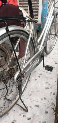 موديل ٢٠١٨ • حجم ٢٦ • رصاصي