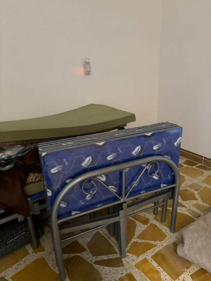 السلام عليكم جرابي اثين جديدات
ينطبكن بيع مستجعل 
مع دواشك سفنج جديدات كلش نضيفات الزوجين ع ٦٠ كامل

‭***********‬
العنوان حي الصديق
