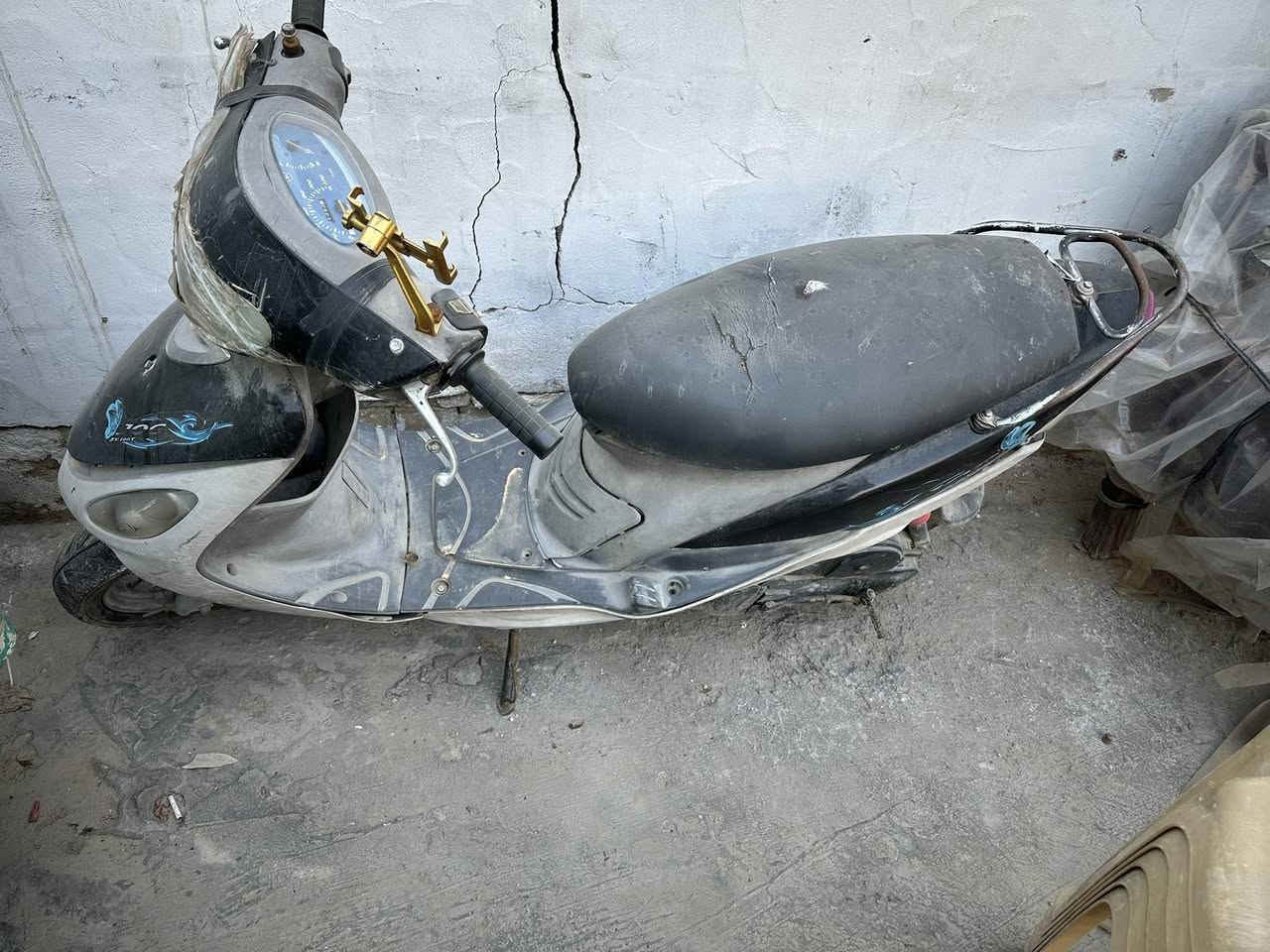 السلام عليكم شباب دراجه ماكس منغولي للبيع متروكه ابيع كوم حديد مكان بغداد حي اور الاتصال ***********
