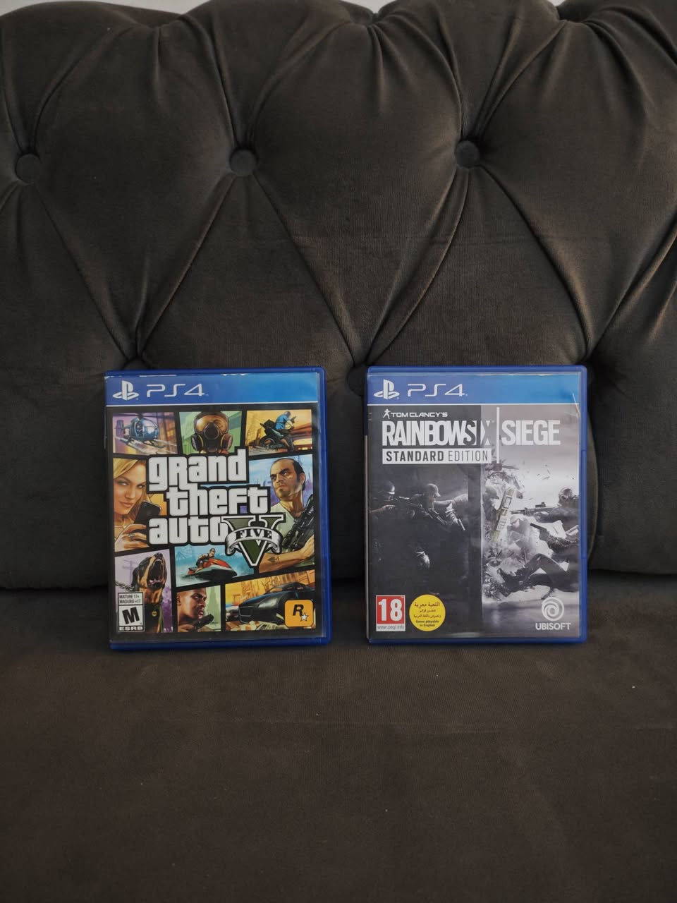 بلي 4 برو / ps4 pro مستخدم شهر مع الجويستك الاصلية مع قرصين gta 5 و رينبو 6 نظام 13.4
مكاني بغداد ناحية الرشيد واتساب *********** موجود توصيل 

السعر 325 الف
و موجود بداخل الجهاز العاب محملة بس تشترك بلس كبل تلعب 
مثل / ghost of Tsushima 
Spider man 
The last of us part 2 
God of war Ragnarok
