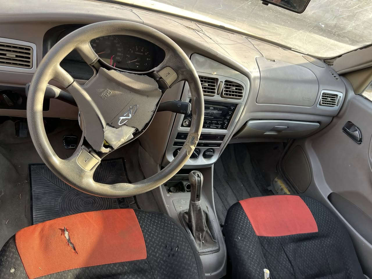 السلام عليكم  سيارة شيري كوين 2013 مكفول كير ومحرك  كشر مكفول  من اي ضرر     مكاني بغداد  التاجيات قرب المرور والسعر ٢٠بيهه مجال بصيط   الرقم ***********
